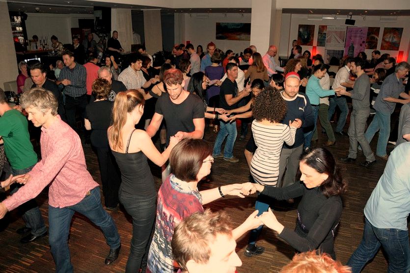 Wien: Salsa im Albert Schweitzerhaus